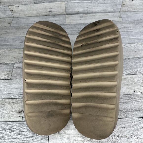 Adidas Yeezy Slides “Pure” Men’s US Size 8 Good Condition